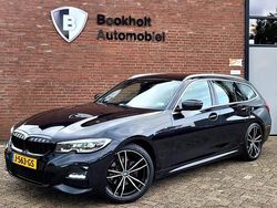 Zwart, metallic lak Gebruikt 2020 BMW 320 M Sport Stationwagen | € 28.900 (Eerlijke prijs)