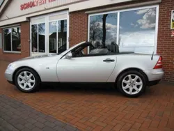 Zilver, metallic lak Gebruikt 2000 Mercedes SLK230 Cabriolet | € 8.350 (Duur)