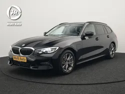 Zwart Gebruikt 2020 BMW 330e Sport Line Stationwagen | € 30.740 (Eerlijke prijs)
