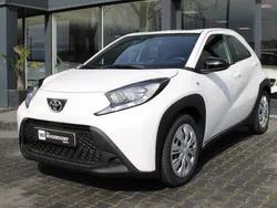 Wit Gebruikt 2024 Toyota Aygo Play Hatchback | € 16.950 (Goede deal)