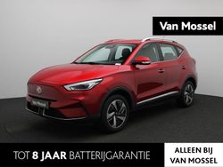 Rood, metallic lak Gebruikt 2023 MG ZS Comfort Sedan | € 19.900 (Eerlijke prijs)