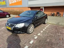 Zwart Gebruikt 2010 VW Eos Highline Cabriolet | € 5.000 (Goede deal)