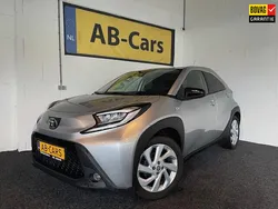 Zilver, metallic lak Gebruikt 2023 Toyota Aygo Hatchback | € 16.895 (Eerlijke prijs)