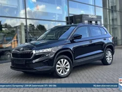 Zwart Gebruikt 2023 Skoda Karoq Ambition SUV | € 27.950 (Eerlijke prijs)