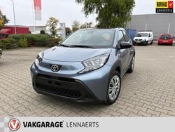 Grijs Gebruikt 2024 Toyota Aygo Play Hatchback | € 19.995 (Eerlijke prijs)