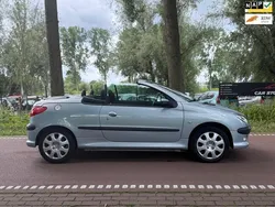 Grijs, metallic lak Gebruikt 2003 Peugeot 206 CC Cabriolet | € 1.299 (Goede deal)