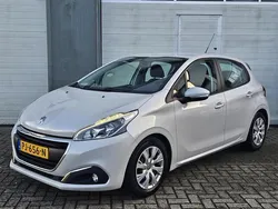 Wit Gebruikt 2017 Peugeot 208 Hatchback | € 5.950 (Eerlijke prijs)