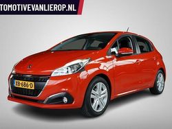 Oranje Gebruikt 2018 Peugeot 208 Signature Sky Hatchback | € 8.995 (Eerlijke prijs)