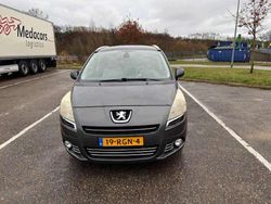 Grijs Gebruikt 2011 Peugeot 5008 GTi MPV | € 4.500 (Eerlijke prijs)