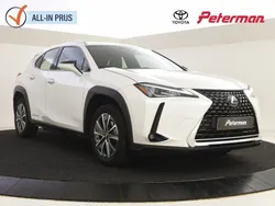 Wit, metallic lak Gebruikt 2021 Lexus UX 300e Business Edition SUV | € 23.899