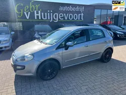 Grijs, metallic lak Gebruikt 2011 Fiat Punto Evo Dynamic Hatchback | € 2.200 (Eerlijke prijs)