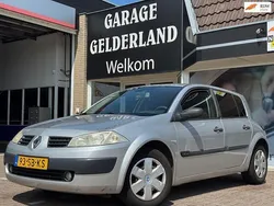Grijs Gebruikt 2005 Renault Mégane II Hatchback | € 2.000 (Eerlijke prijs)