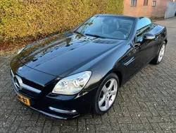 Zwart, metallic lak Gebruikt 2012 Mercedes SLK200 Cabriolet | € 17.450 (Eerlijke prijs)