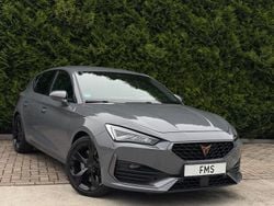 Grijs (metallic) Gebruikt 2022 Cupra Leon VZ Hatchback | € 32.890 (Super prijs)