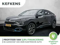 Zwart, metallic lak Gebruikt 2023 Citroën e-C4 Shine SUV | € 20.700 (Eerlijke prijs)