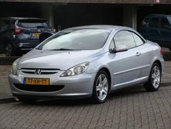 Grijs Gebruikt 2004 Peugeot 307 CC Cabriolet | € 2.249 (Eerlijke prijs)