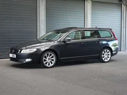 Grijs, metallic lak Gebruikt 2015 Volvo V70 Stationwagen | € 13.900 (Eerlijke prijs)