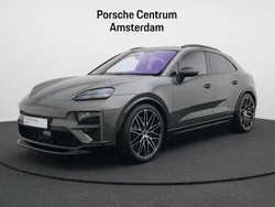 Groen Gebruikt 2024 Porsche Macan Turbo SUV | € 124.950