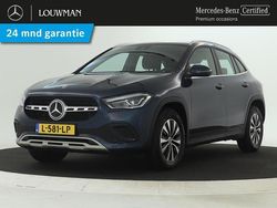 Metallic denimblauw Gebruikt 2021 Mercedes GLA180 Business SUV | € 35.945 (Eerlijke prijs)