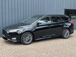Zwart Gebruikt 2018 Ford Focus ST-Line Stationwagen | € 12.449 (Goede deal)