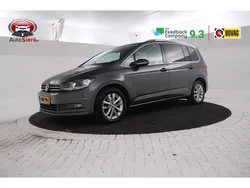 Grijs, metallic lak Gebruikt 2019 VW Touran Highline MPV | € 18.995 (Goede deal)