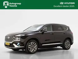 Abyss black (zwart metallic) Gebruikt 2023 Hyundai Santa Fe Premium SUV | € 38.950 (Eerlijke prijs)