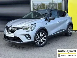 Gris highland / noir Gebruikt 2021 Renault Captur Initiale Paris SUV | € 24.750 (Iets duurder)