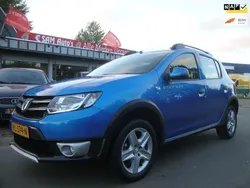 Blauw Gebruikt 2015 Dacia Sandero Lauréate Hatchback | € 6.450 (Goede deal)