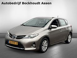 Bruin Gebruikt 2013 Toyota Auris Hatchback | € 8.440 (Eerlijke prijs)