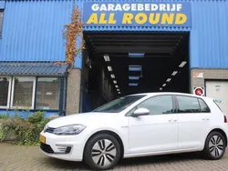 Wit, andere lak Gebruikt 2020 VW e-Golf Edition Hatchback | € 11.450 (Eerlijke prijs)