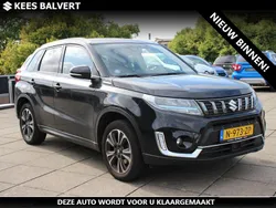 Zwart Gebruikt 2022 Suzuki Vitara Style SUV | € 23.950 (Eerlijke prijs)