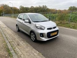 Grijs (metallic) Gebruikt 2017 Kia Picanto Hatchback | € 5.250 (Super prijs)