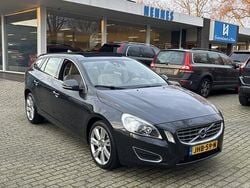 Grijs Gebruikt 2011 Volvo V60 Summum Stationwagen | € 11.900 (Goede deal)