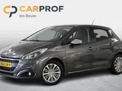 Grijs Gebruikt 2019 Peugeot 208 Signature Sky Hatchback | € 12.145 (Goede deal)