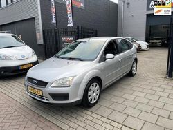 Grijs Gebruikt 2008 Ford Focus Trend Hatchback | € 1.999 (Eerlijke prijs)
