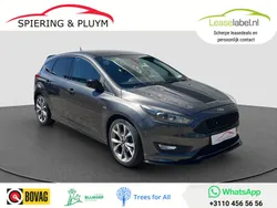 Grijs Gebruikt 2017 Ford Focus ST-Line Hatchback | € 15.740 (Duur)