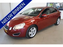 Rood Gebruikt 2011 Volvo S60 Sedan | € 9.950 (Eerlijke prijs)