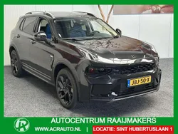 Zwart, metallic lak Gebruikt 2023 Lynk & Co 01 SUV | € 25.940 (Eerlijke prijs)