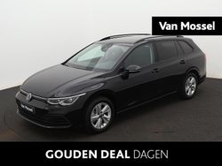 Zwart Gebruikt 2023 VW Golf VIII Comfortline Stationwagen | € 42.900