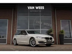 Wit, metallic lak Gebruikt 2013 BMW 318 Executive Stationwagen | € 8.950 (Eerlijke prijs)