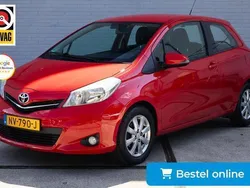 Rood Gebruikt 2014 Toyota Yaris Hatchback | € 5.750 (Goede deal)