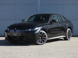 Saphirschwarz Nieuw 2025 BMW i4 M Sport Sedan | € 73.015 (Goede deal)