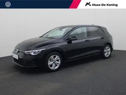 Zwart Gebruikt 2023 VW Golf VIII Life Hatchback | € 26.940 (Eerlijke prijs)