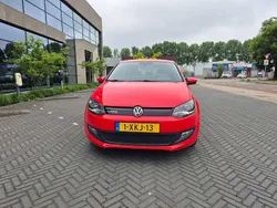 Rood Gebruikt 2014 VW Polo Hatchback | € 6.900 (Goede deal)