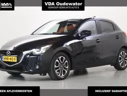 Zwart, metallic lak Gebruikt 2016 Mazda 2 Hatchback | € 14.900 (Eerlijke prijs)