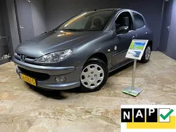 Grijs Gebruikt 2008 Peugeot 206 Hatchback | € 1.950 (Eerlijke prijs)