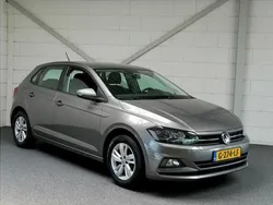 Grijs, metallic lak Gebruikt 2019 VW Polo Comfortline Hatchback | € 11.450 (Eerlijke prijs)