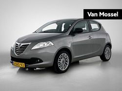 Grijs Gebruikt 2013 Lancia Ypsilon Silver Hatchback | € 6.400 (Eerlijke prijs)