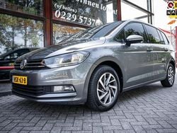 Grijs Gebruikt 2017 VW Touran Sound MPV | € 16.950 (Eerlijke prijs)
