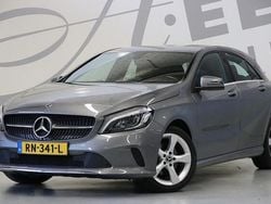 Grijs, metallic lak Gebruikt 2017 Mercedes A160 Ambition Hatchback | € 14.950 (Eerlijke prijs)